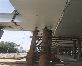 海拉爾高架橋，頂橋施工中